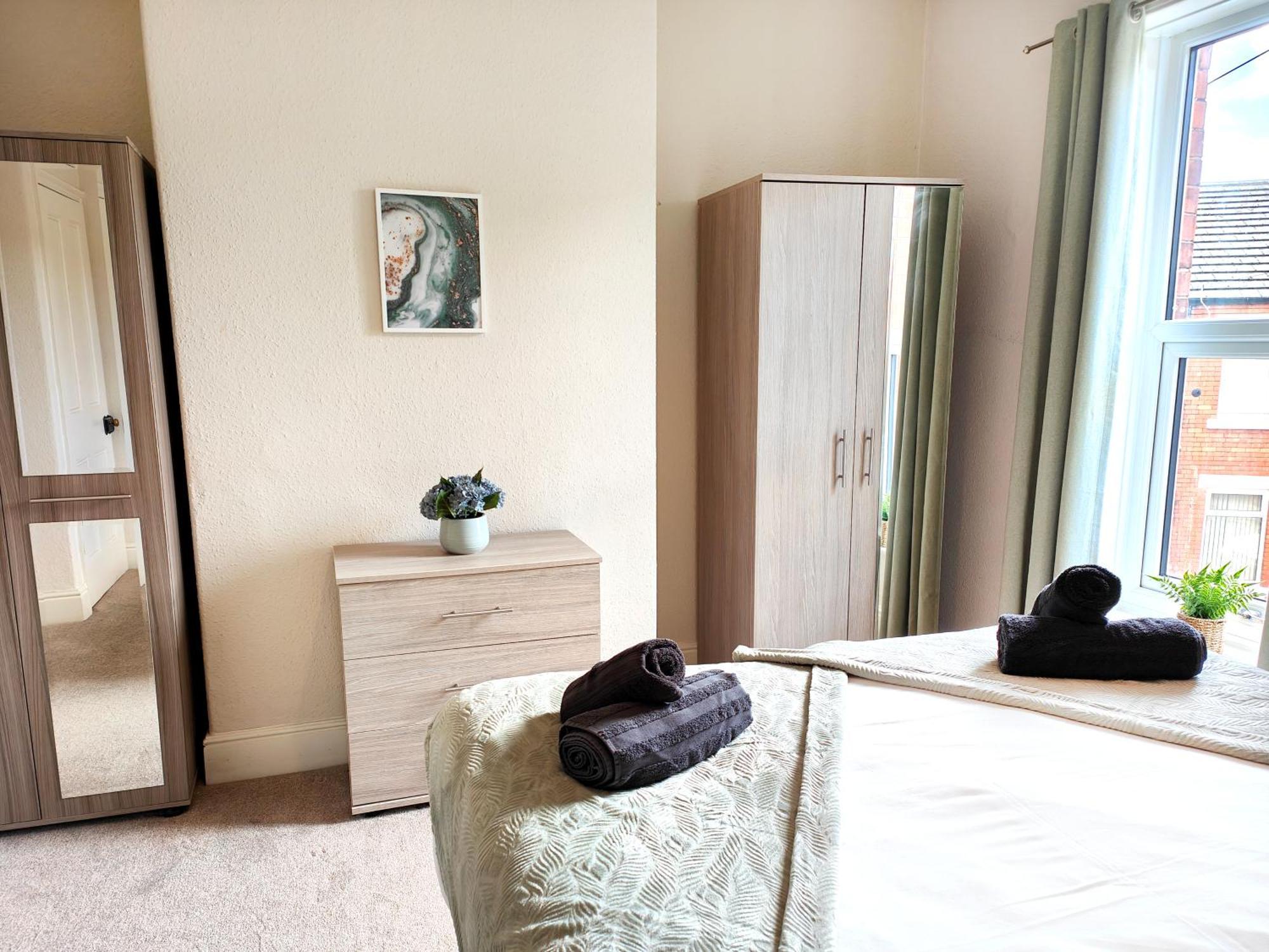 Douglas House, Near Hospital, Attractive And Comfy 2 Bedroom House With Enclosed Yard To Rear * Carlisle (Cumbria)