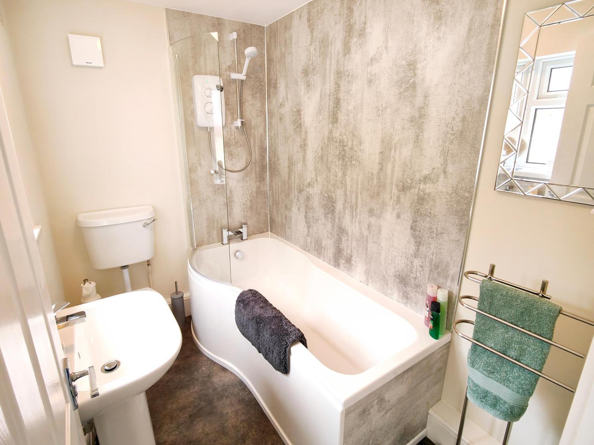Apartment Douglas House, Near Hospital, Attractive And Comfy 2 Bedroom House With Enclosed Yard To Rear Carlisle (Cumbria)