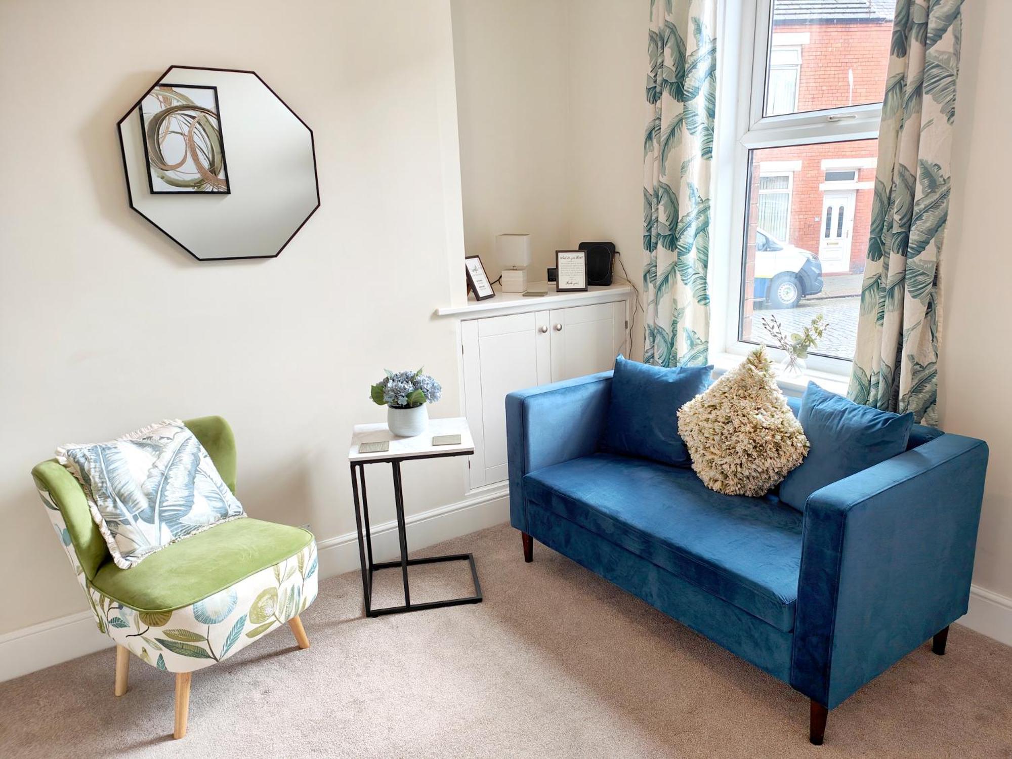 Douglas House, Near Hospital, Attractive And Comfy 2 Bedroom House With Enclosed Yard To Rear Carlisle (Cumbria)